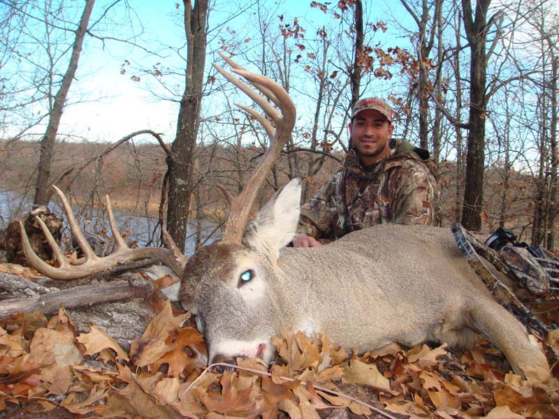 Delaware whitetail deer hunting outfitters